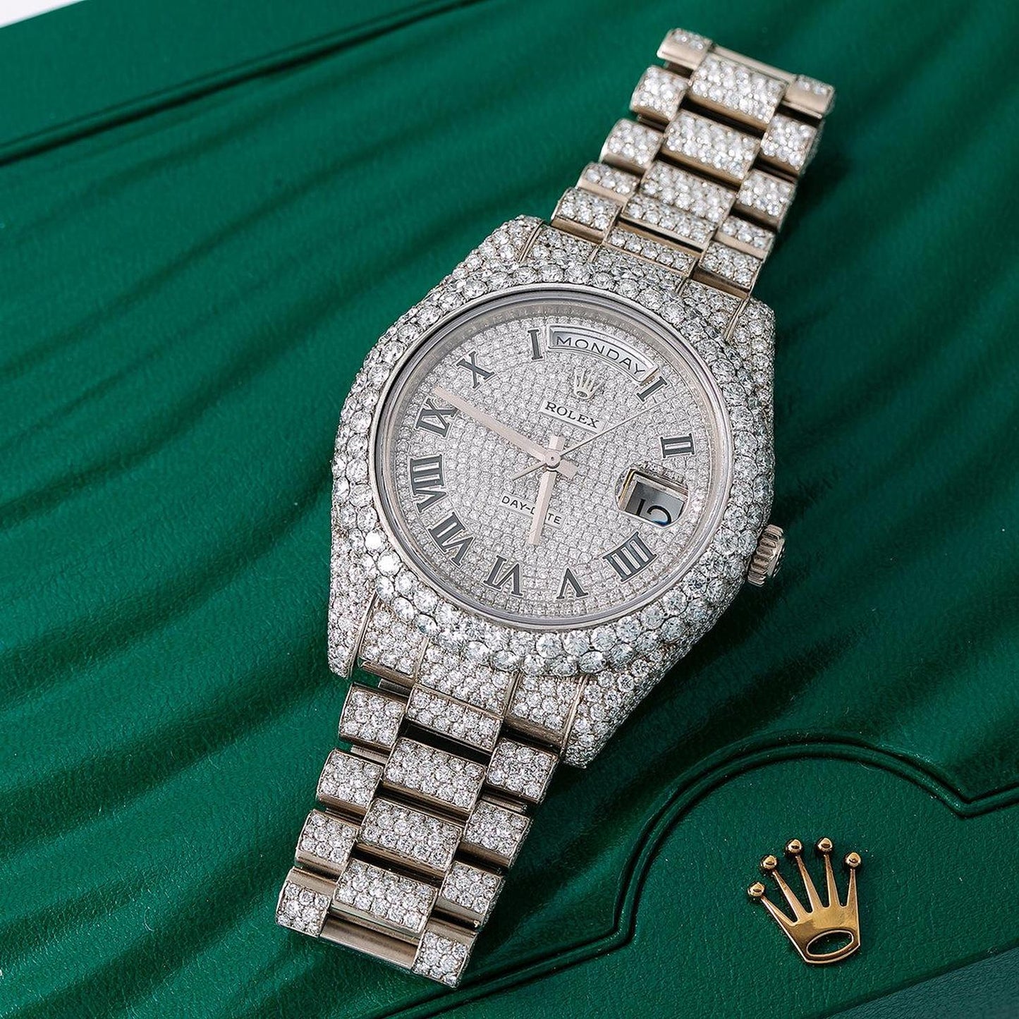 Rolex Day-Date II 41MM 218239 Diamond Paved Roman Dial Diamond Bezel 18K White Gold Full Diamond President Bracelet