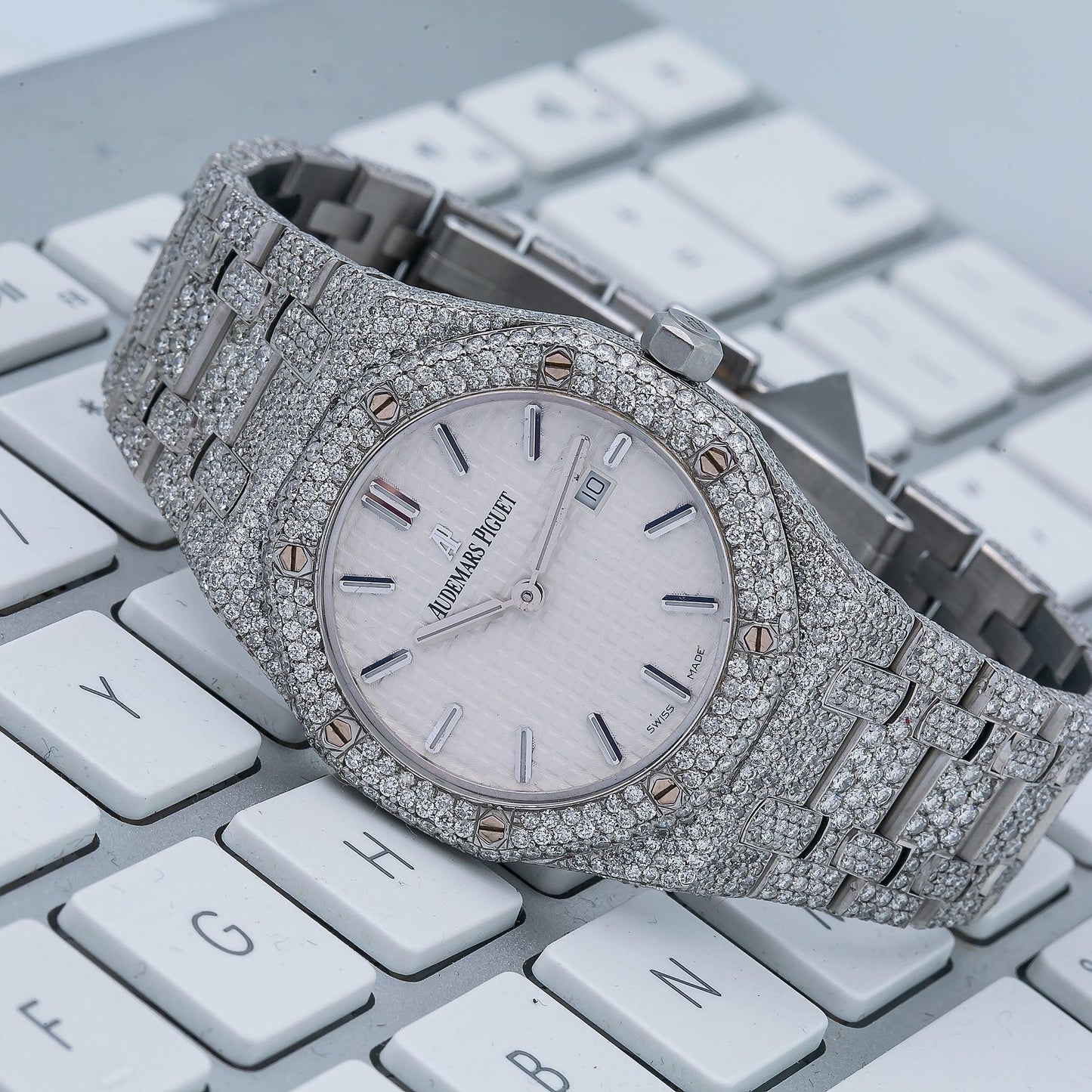 Audemars Piguet Royal Oak Lady 67651ST 33MM White Dial With 18.25 CT Diamonds
