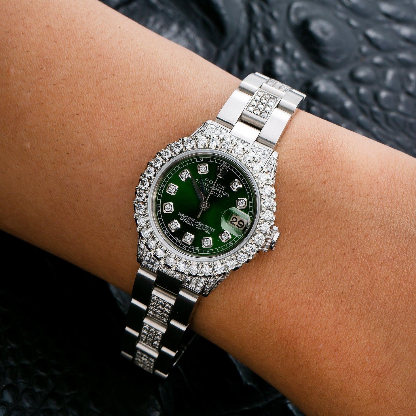 Rolex Datejust 26MM 69160 Green Diamond Dial Diamond Bezel Stainless Steel Semi Diamond Oyster Bracelet 6.05ct