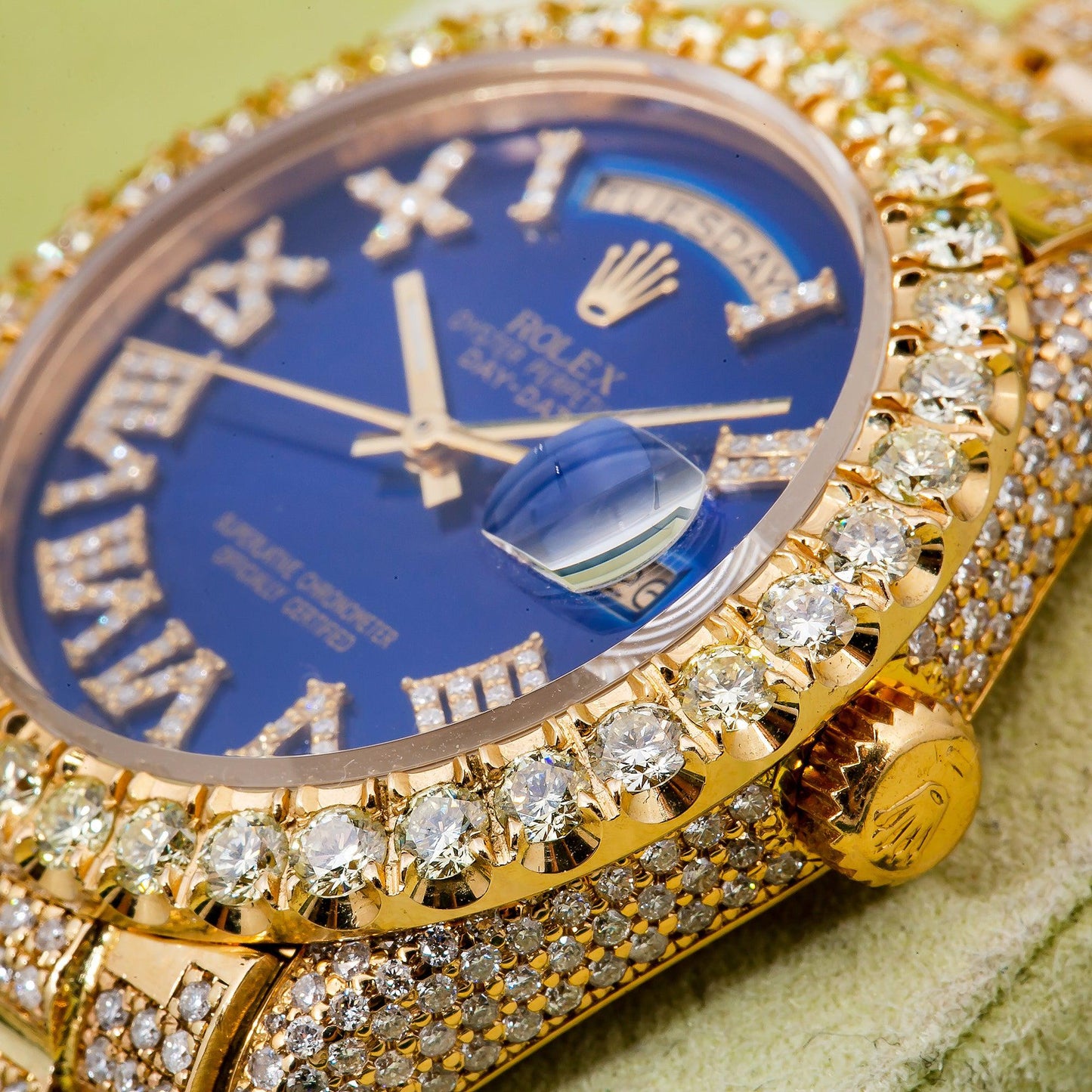 Rolex Day-Date 36MM 18038 Blue Roman Diamond Dial Diamond Bezel 18K Yellow Gold Full Diamond President Bracelet 15.75ct